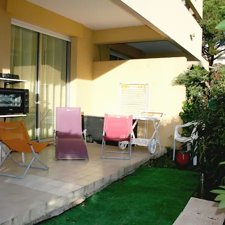 Chez Michele Et Vincent * Сен-Рафаэль