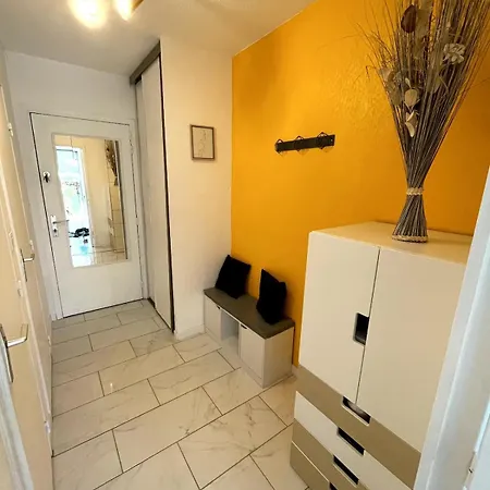 Апартаменты Chez Michele Et Vincent Сен-Рафаэль